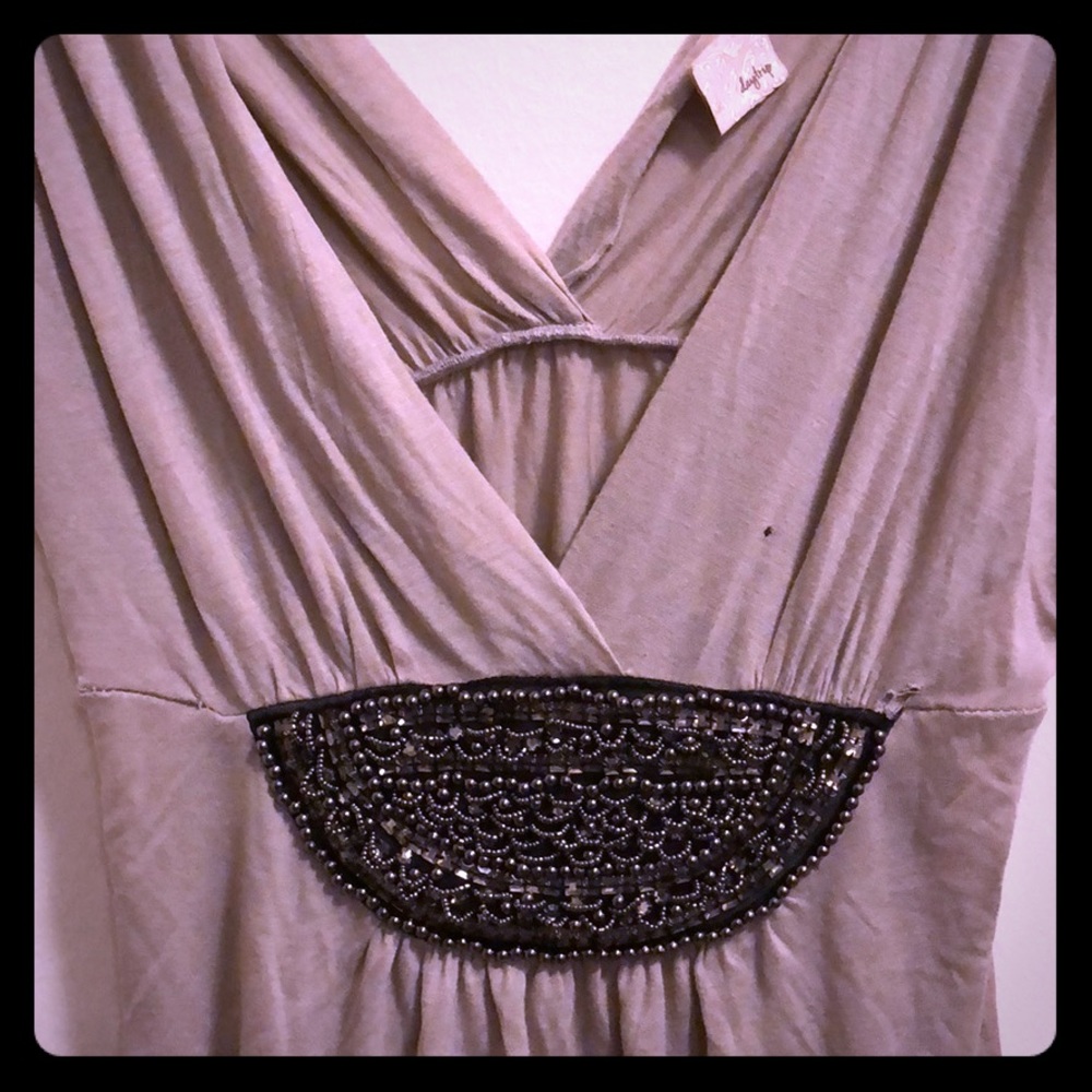 BKE Daytrip  L Taupe Embellished Cap Sleeve Top